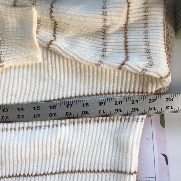 The Daisy Sweater - Picture 3 of 3